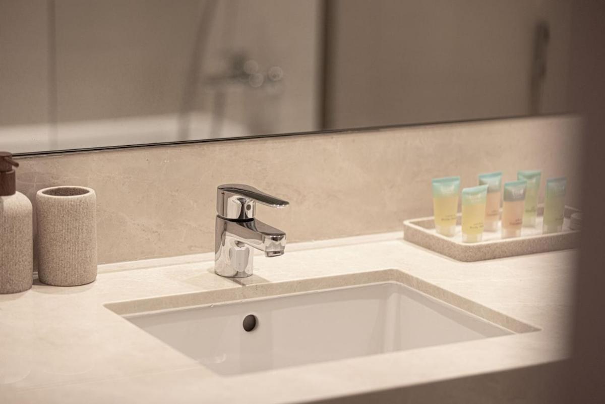 Apartment Prime 2br With Burj Khalifa And Fountain Views - Next To Opera And Near Mall *